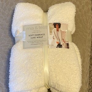 Mia & Tess White Soft Embrace Luxe Wrap